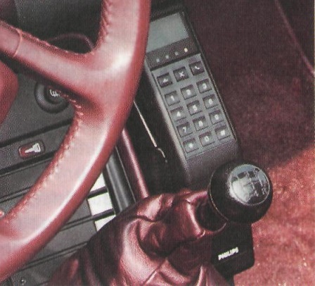 PORSCHE 944 mit Philips BSA44 Autotelefon C-Netz
